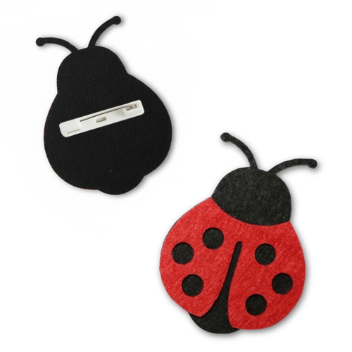 PRZYPINKA BIEDRONKA FILCOWA CZERWONO-CZARNA 6,5cm