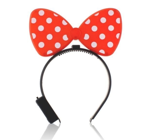 OPASKA Z PLASTIKOWĄ KOKARDĄ W GROCHY ŚWIECĄCA CZERWONA